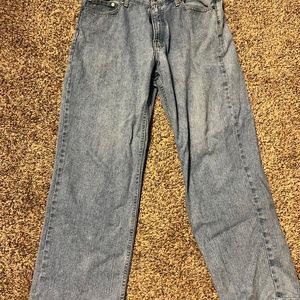 34x30 izod jeans relaxed fit.